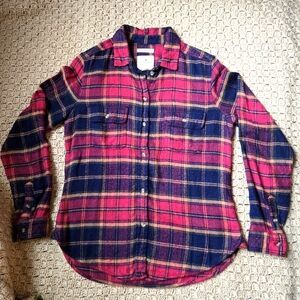 American Eagle Outfitters Classic Fit Plaid Flannel Button-Up Navy Burgundy XS